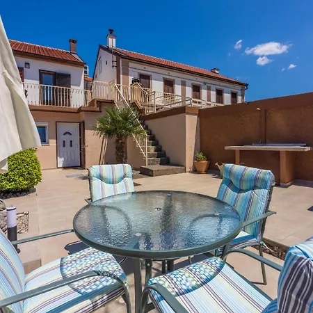 Tatil Evi Biserka *